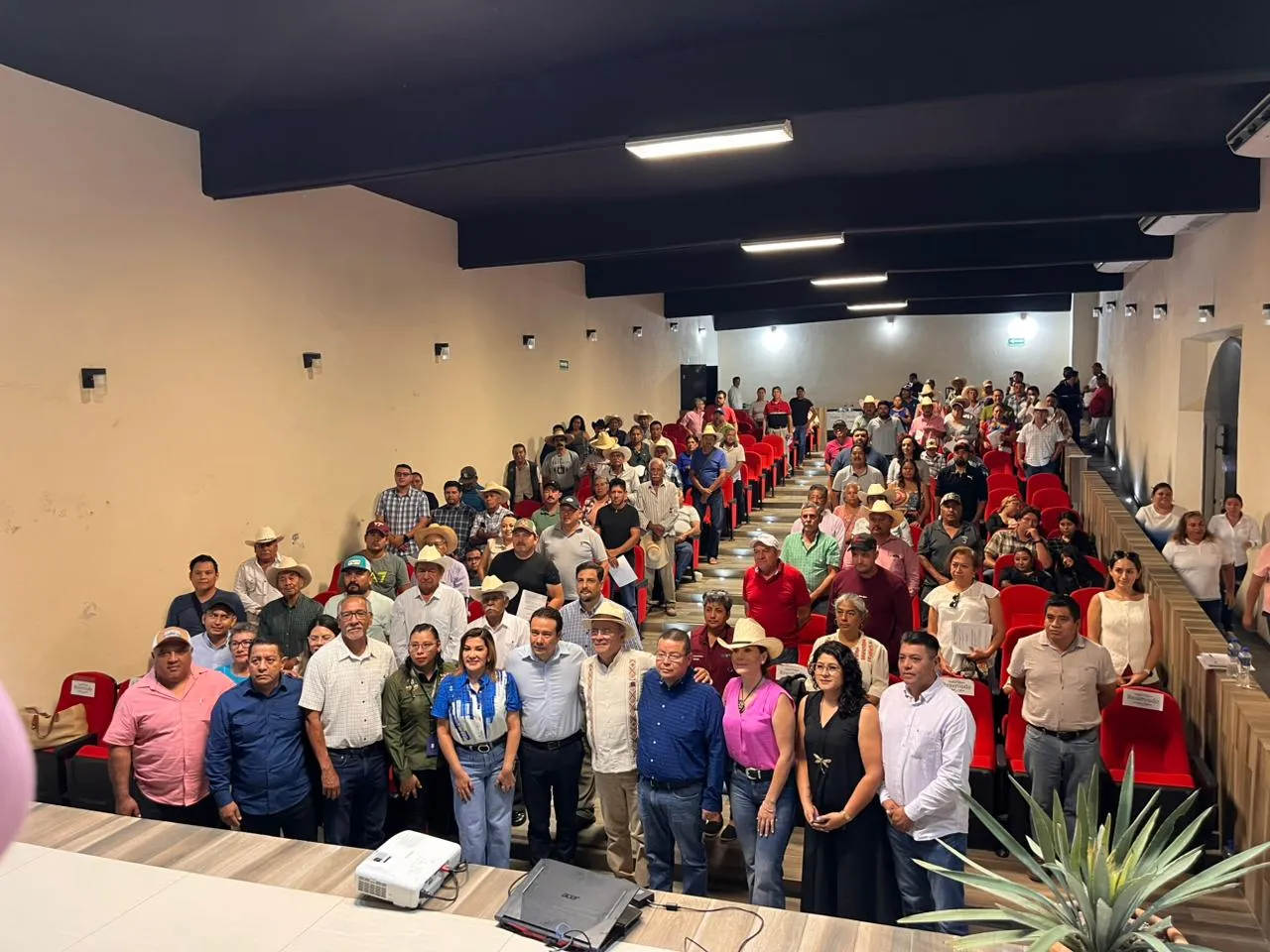 Gobierno de Morelos impulsa certificación del mezcal para fortalecer su competitividad