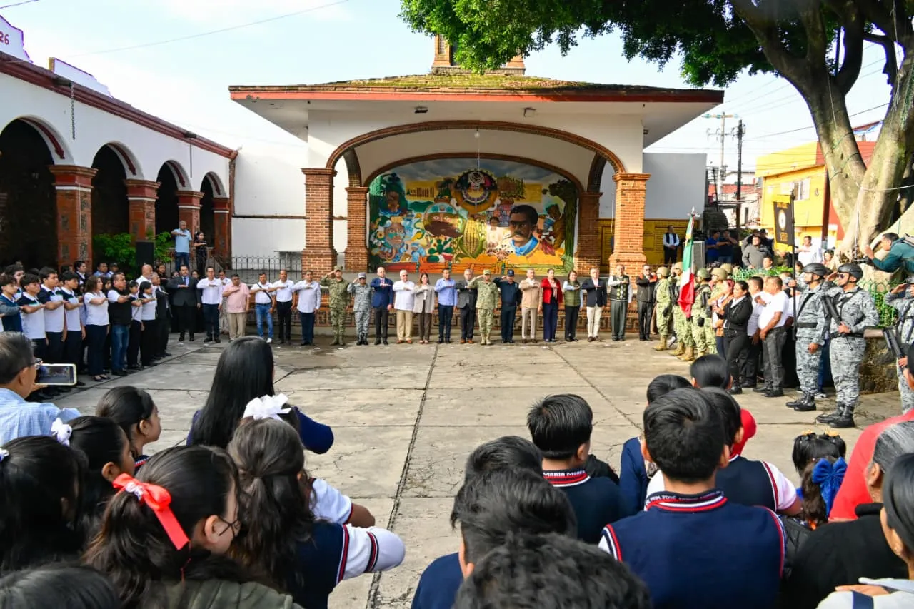 Margarita González Saravia impulsa valores cívicos e igualdad durante ceremonia en Ocotepec