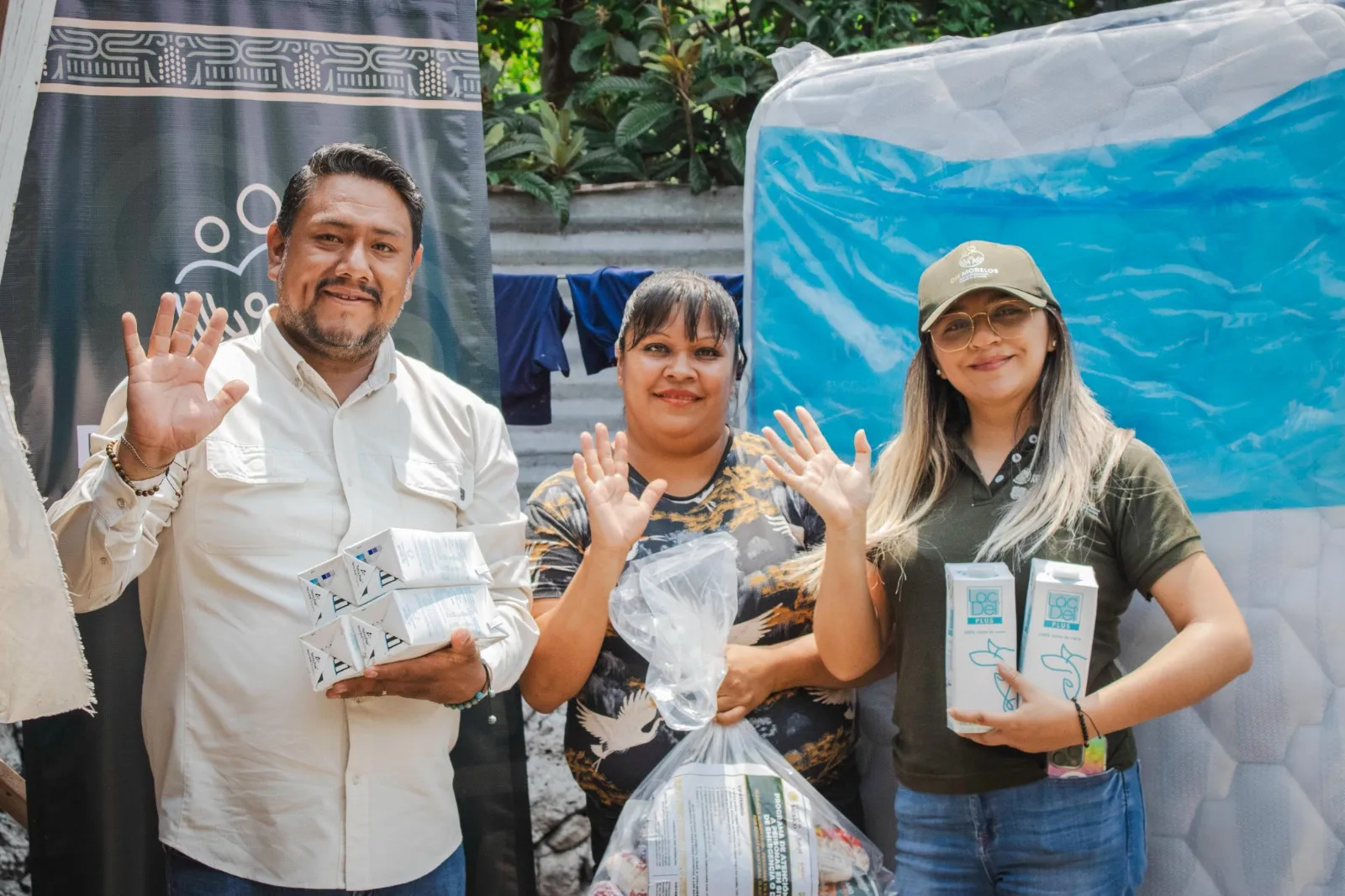 SEDIF entrega apoyos a familias afectadas por lluvias e incendios en Morelos