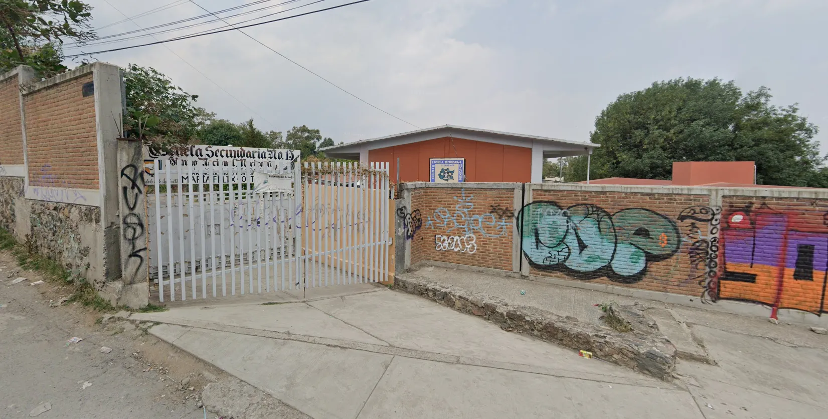 Suspenden clases en Secundaria de Santa María Ahuacatitlán por amenaza de balacera